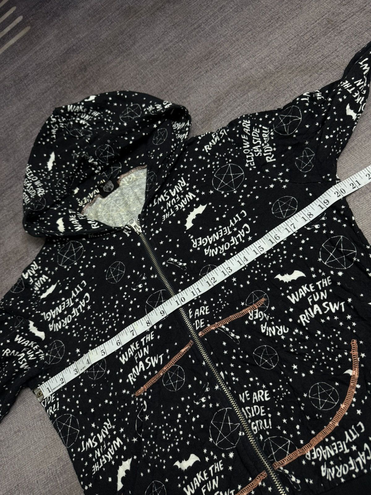 Japanese Brand RNA SWEET PRINT HOODIE Size US M / EU 48-50 / 2 - 11 Thumbnail