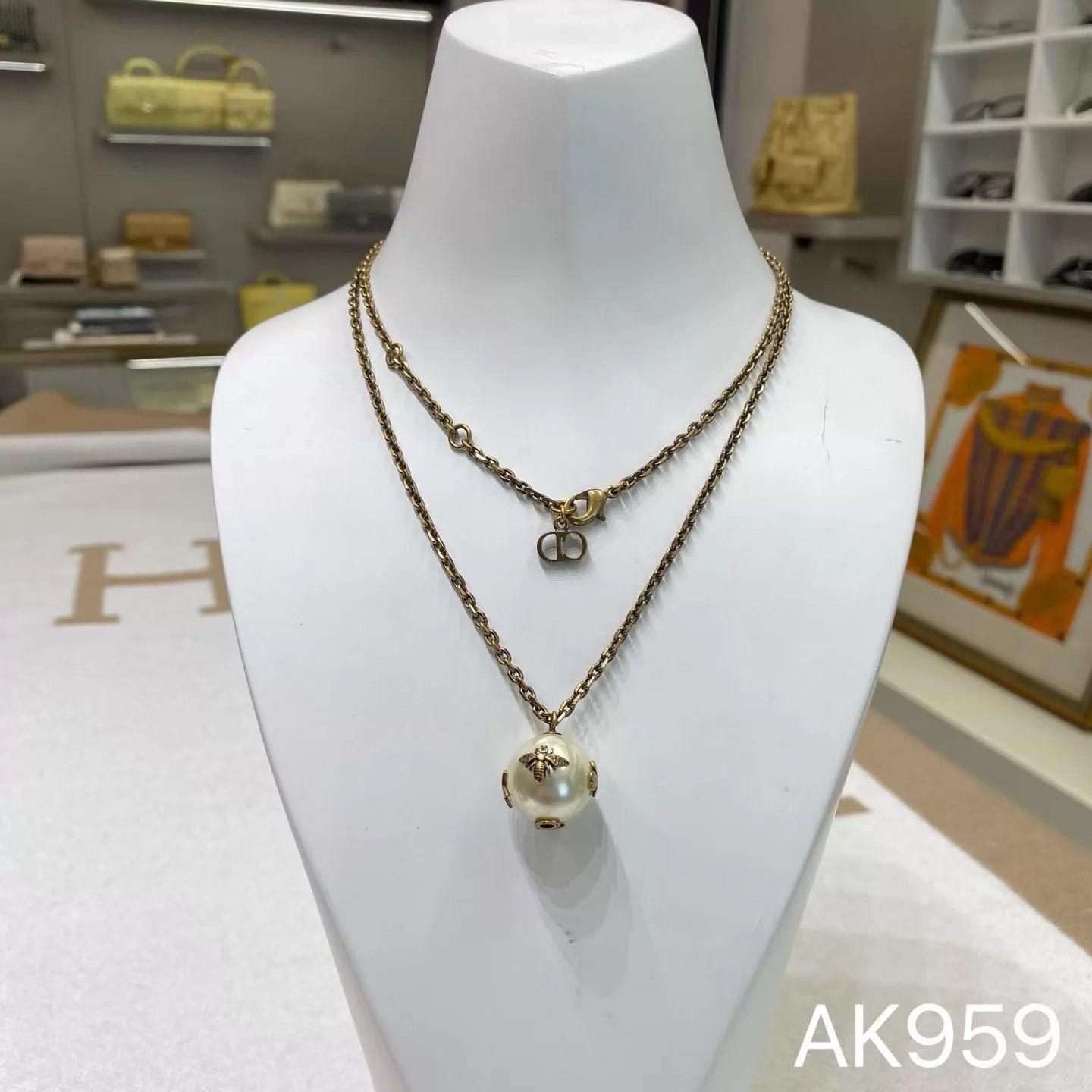 Dior Dior Vintage Pearl Bee Star CD 75cm Chain AK959 Size ONE SIZE - 3 Thumbnail