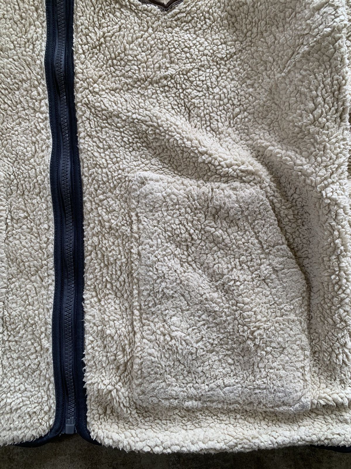Japanese Brand rare 291295LABO reversible fleece/native design hoodie Size US L / EU 52-54 / 3 - 12 Thumbnail