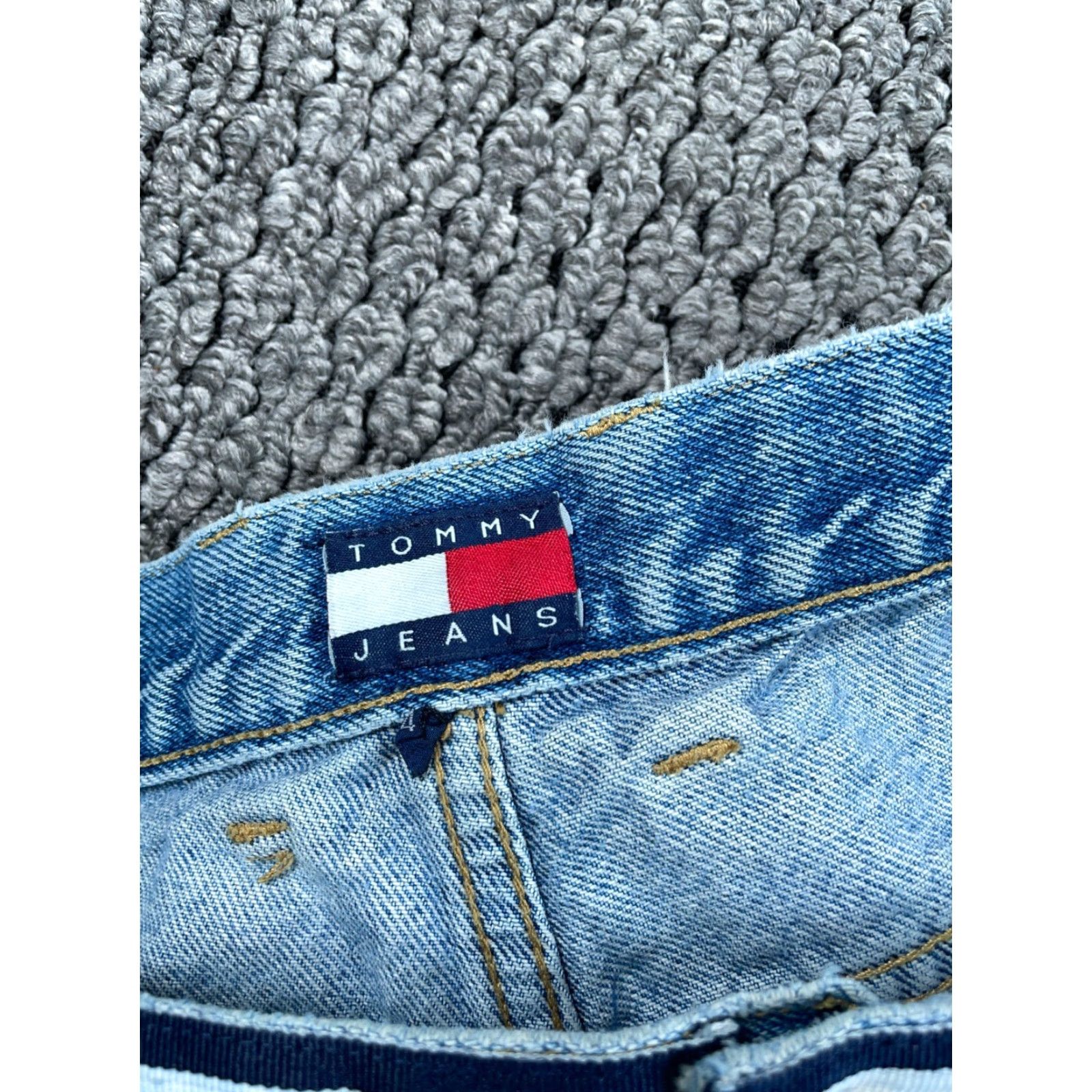Tommy Hilfiger VINTAGE Tommy Hilfiger Straight Leg Jeans Mens 36 x 34 Light Blue Denim Spell Out 90s Hip Hop Size US 36 / EU 52 - 3 Thumbnail