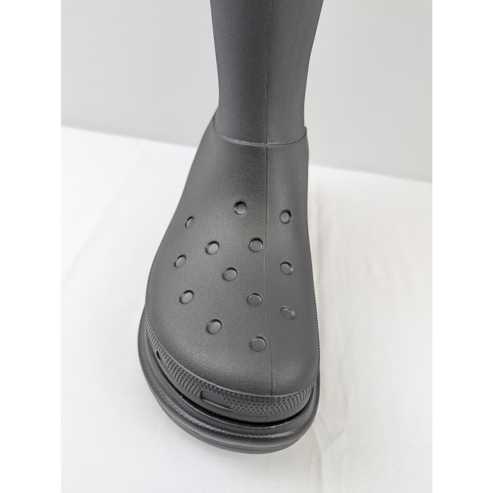 Balenciaga o1rshd1 Crocs Rubber Boots in Grafite Size US 10 / EU 43 - 7 Thumbnail
