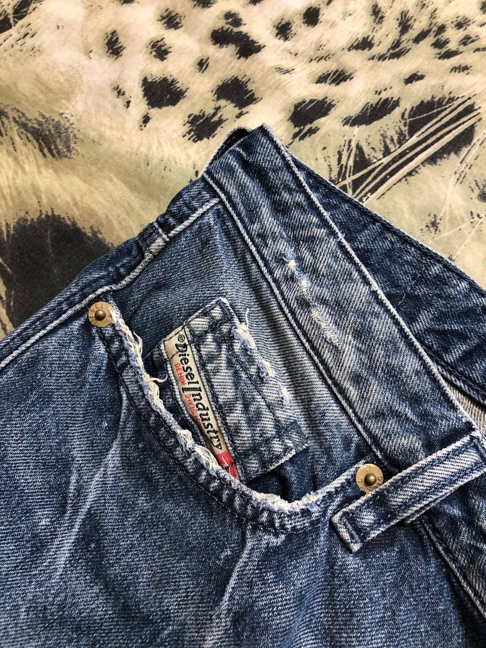 Diesel Jean Shorts Denim Distressed Hip Hop Grunge Jorts Y2K Size 29" - 6 Thumbnail