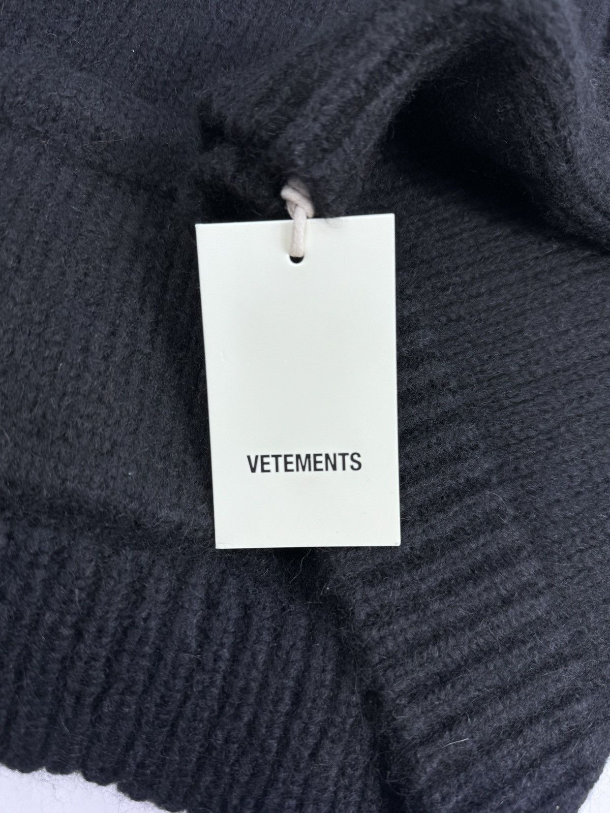 Vetements OVERSIZED EMBELLISHED ALPACA-BLEND CARDIGAN Size US XXL / EU 58 / 5 - 5 Thumbnail