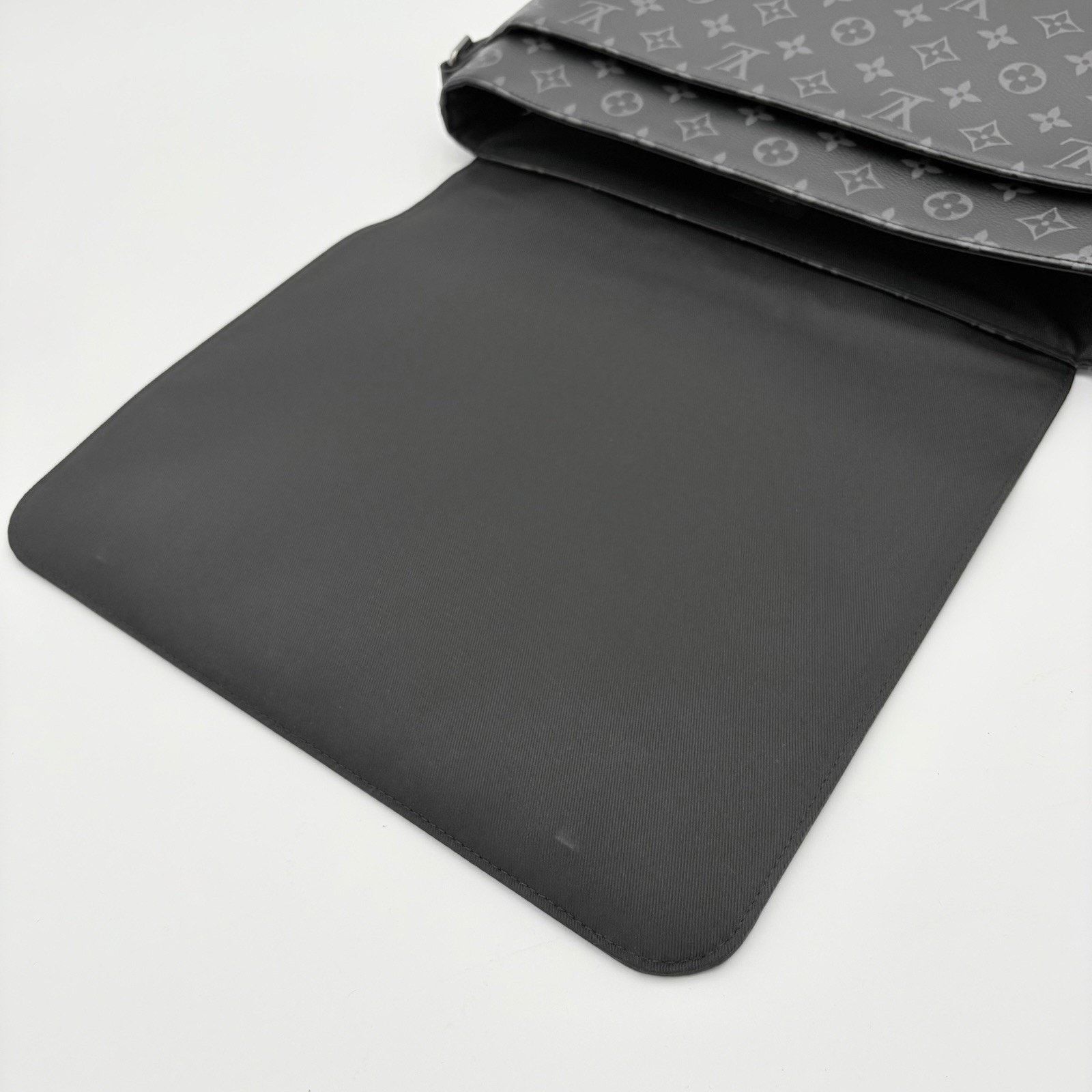 Louis Vuitton District Monogram Eclipse Messenger Bag | SUPER CLEAN! Size ONE SIZE - 18 Thumbnail