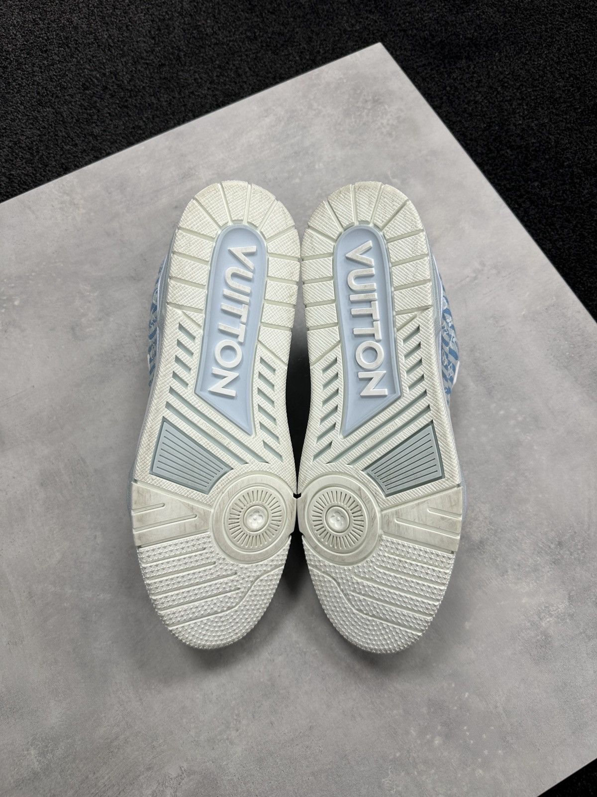 Louis Vuitton Louis Vuitton #54 LV Mini Monogram Trainer Blue LV9 Size US 10 / EU 43 - 3 Thumbnail
