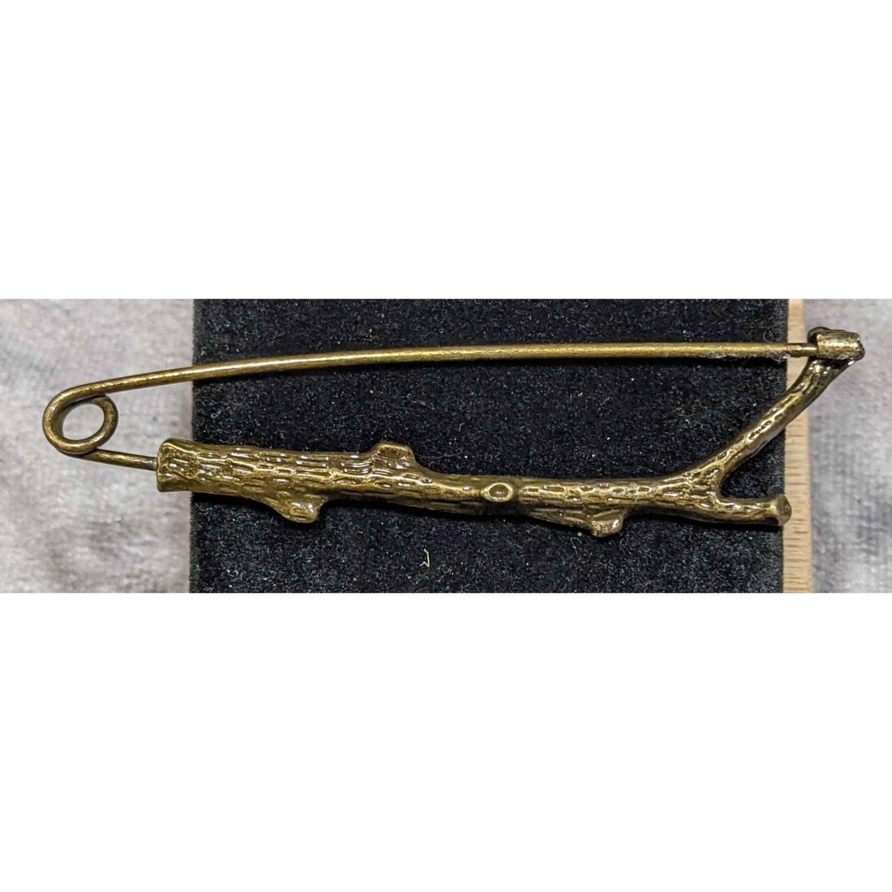 Other Vintage Cottagecore Tree Branch Brooch Gold Tone Size ONE SIZE - 4 Thumbnail