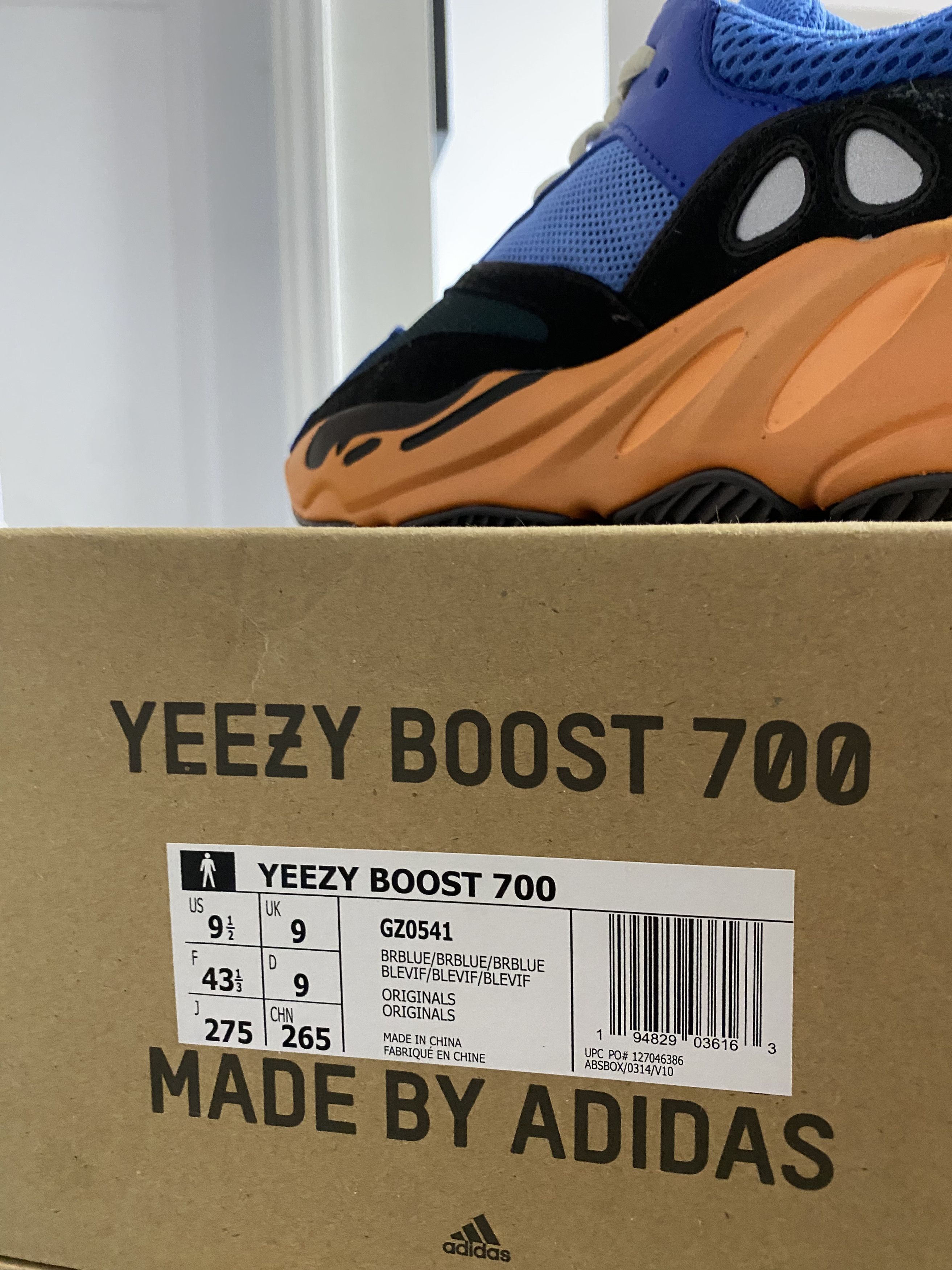 Adidas × Kanye West Yeezy 700 Size US 9.5 / EU 42-43 - 8 Thumbnail