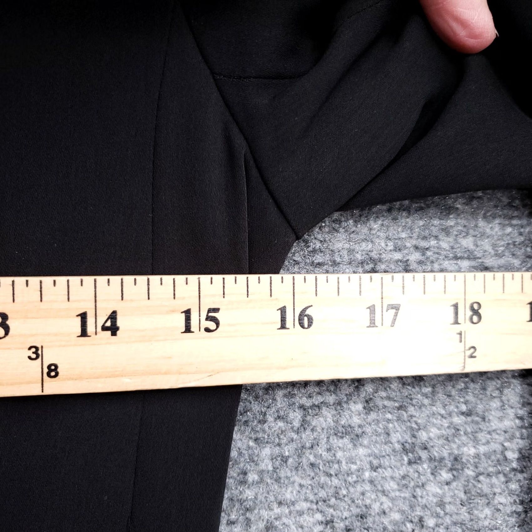 H&M H&M Blazer Womens 4 Black Single-Breasted Button Short Jacket Business Formal Blazer Women Size 4 Black Casual/Workwear Size S / US 4 / IT 40 - 5 Thumbnail