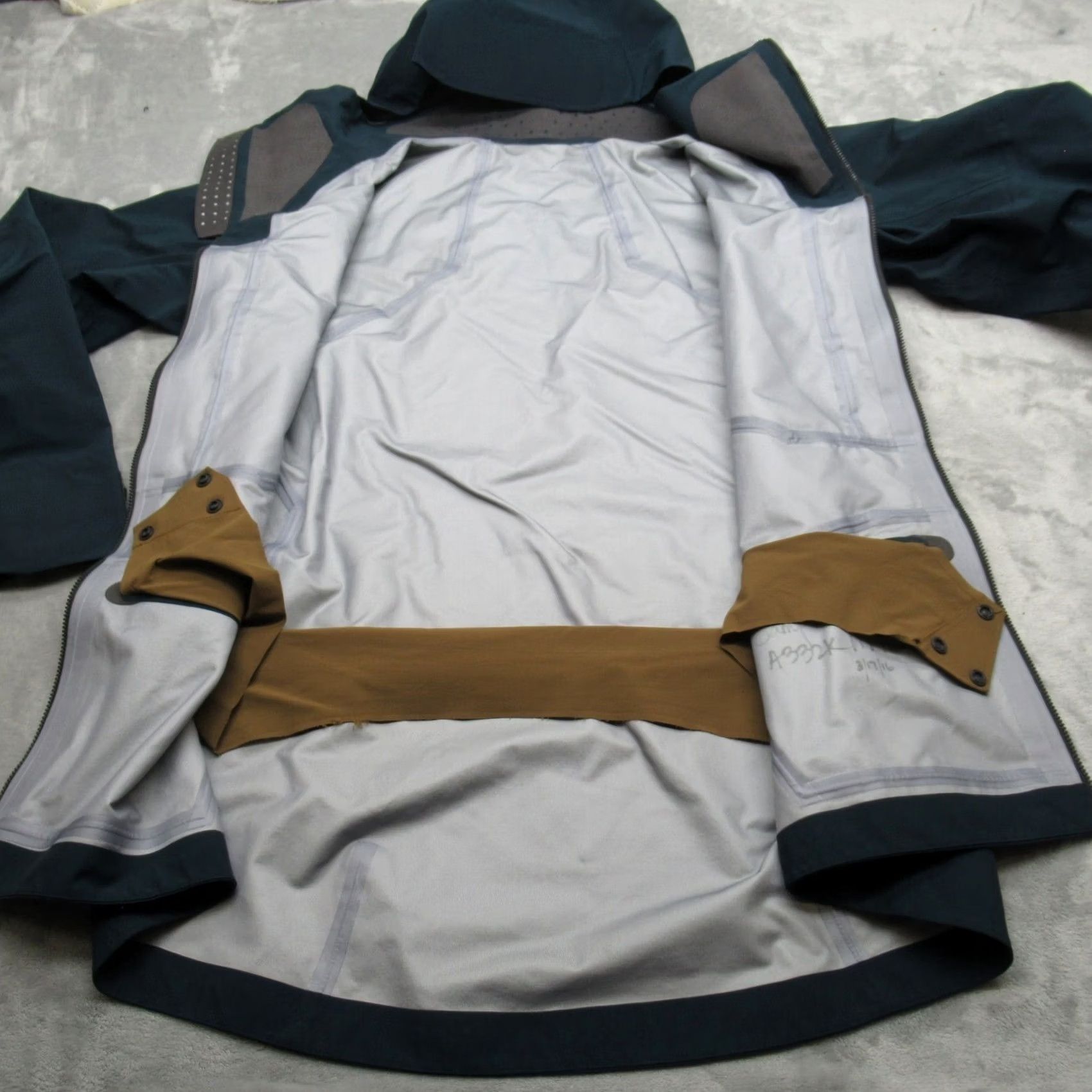 Vintage Waterproof Jacket Mens M Regular Hooded Rain Coat Green Full Zip Seams Weather Wind-Resistant Outdoor Jacket Mens Size US M / EU 48-50 / 2 - 3 Thumbnail