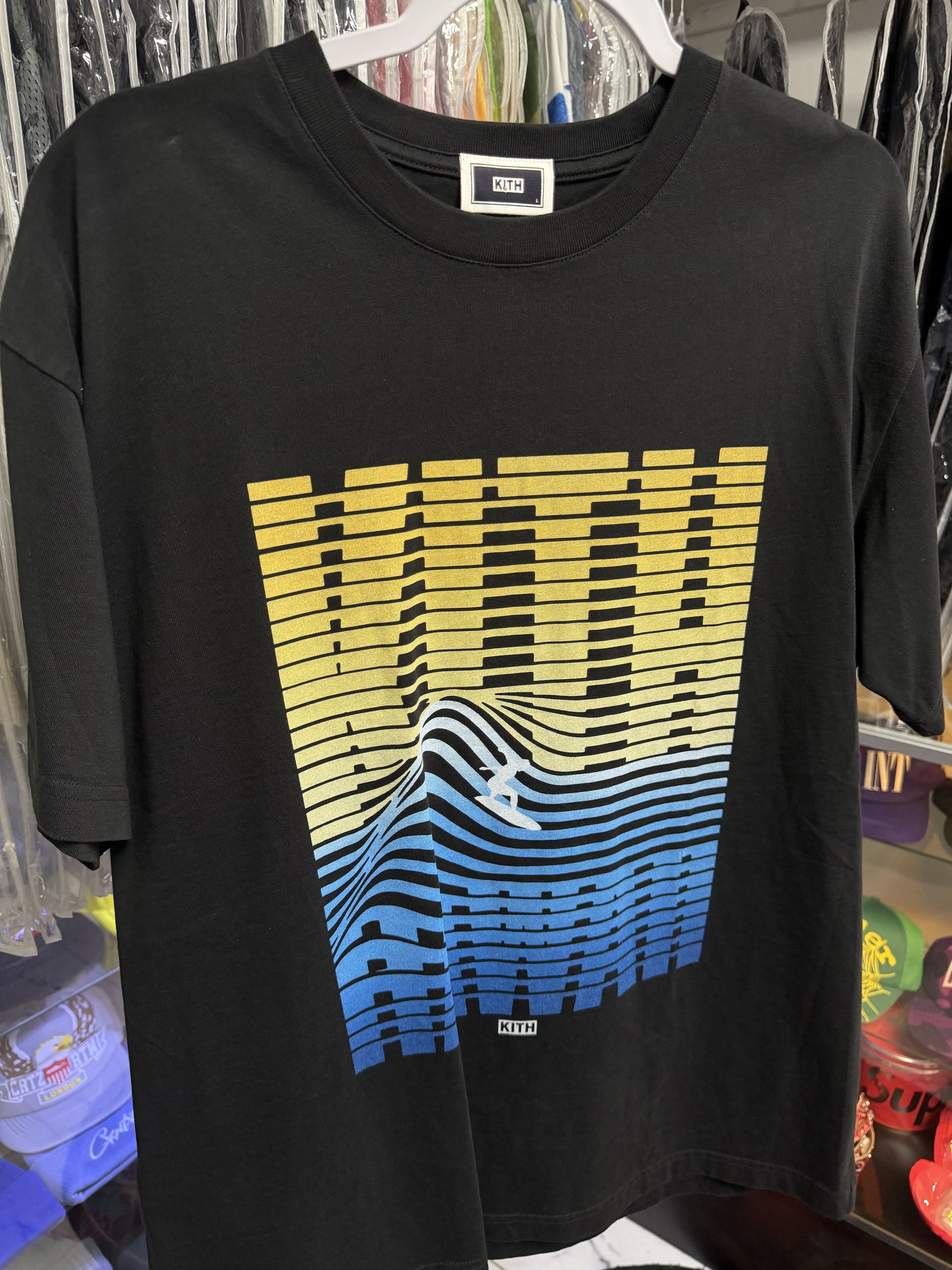 Kith Kith Surfing Tee Size Large Gently Worn Black Size US L / EU 52-54 / 3 - 1 Thumbnail