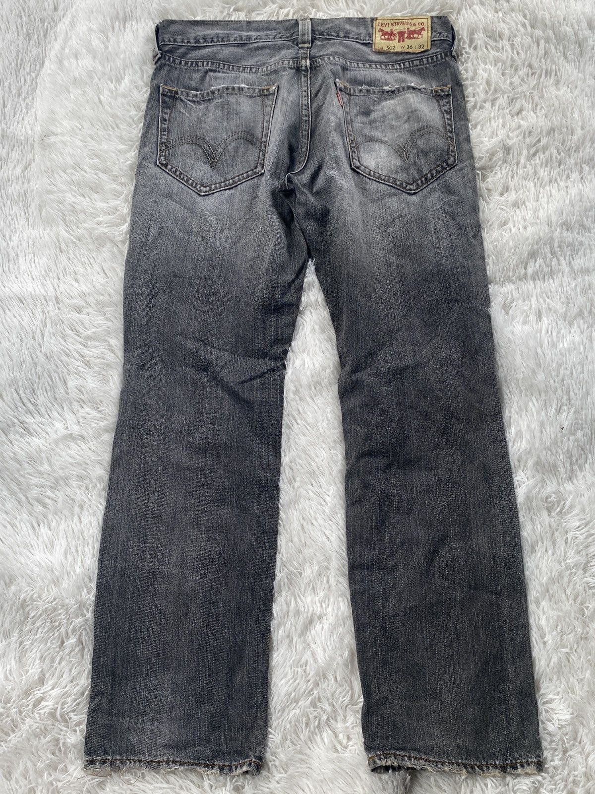 🔥BINDING NOW🔥Distressed Blue Vintage Levi’s 502