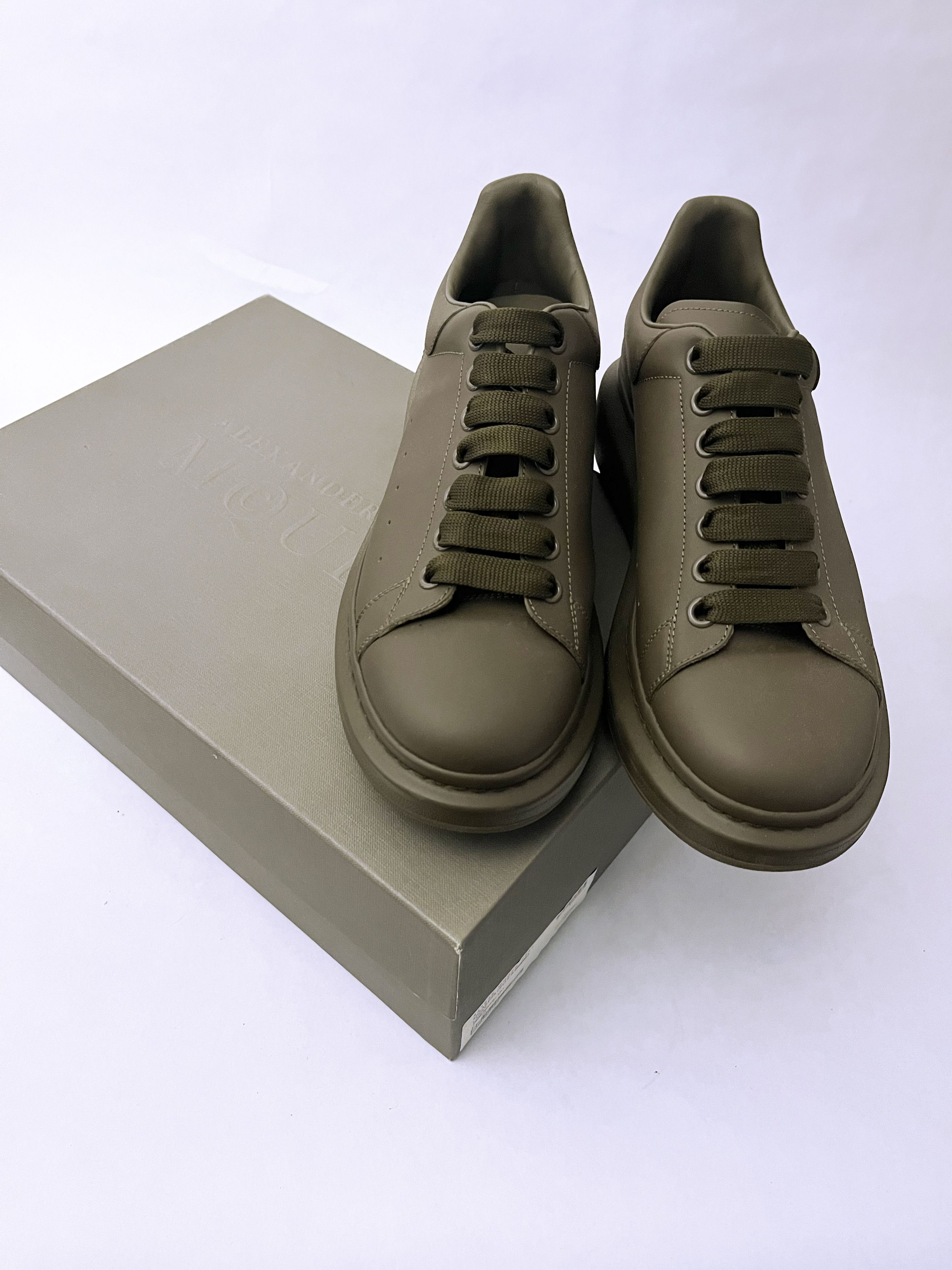Alexander McQueen NEW - Alexander McQueen - Larry Oversized sneakers in Khaki Size US 9 / EU 42 - 1 Thumbnail