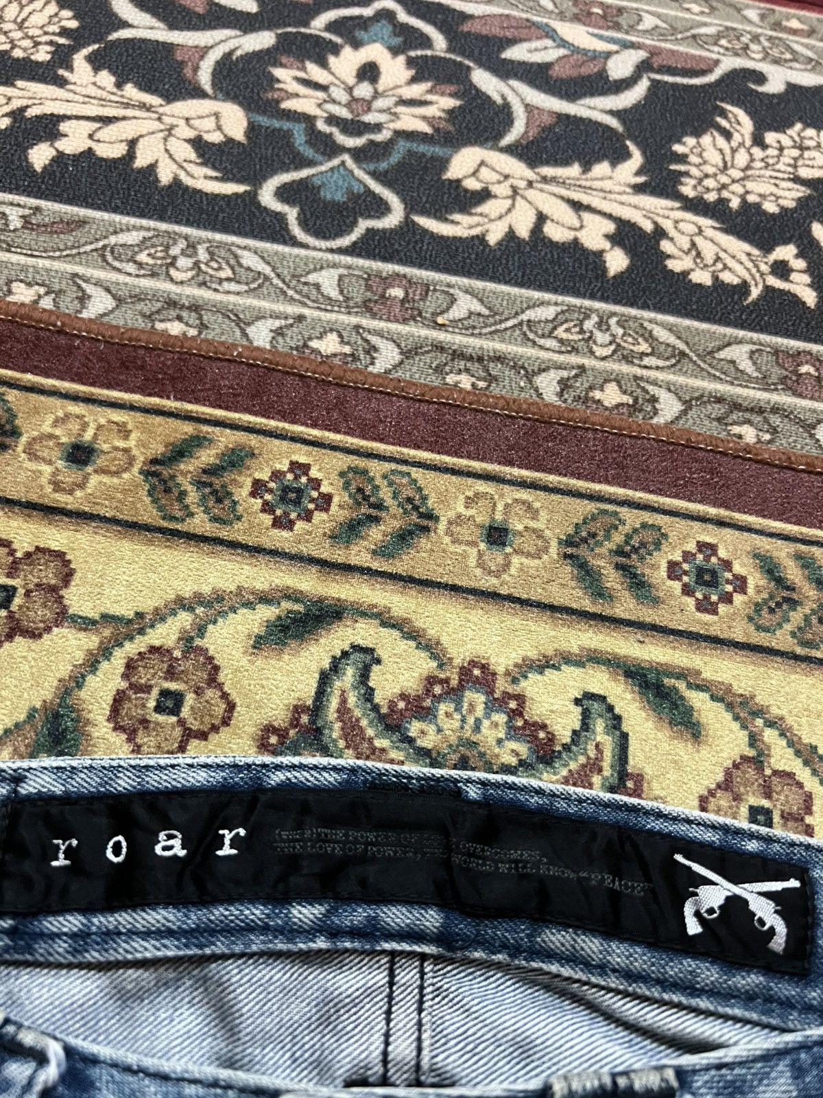 Japanese Brand ROAR CROSS PISTOL DISTRESSED JEANS Size 30" / US 8 / IT 44 - 12 Thumbnail