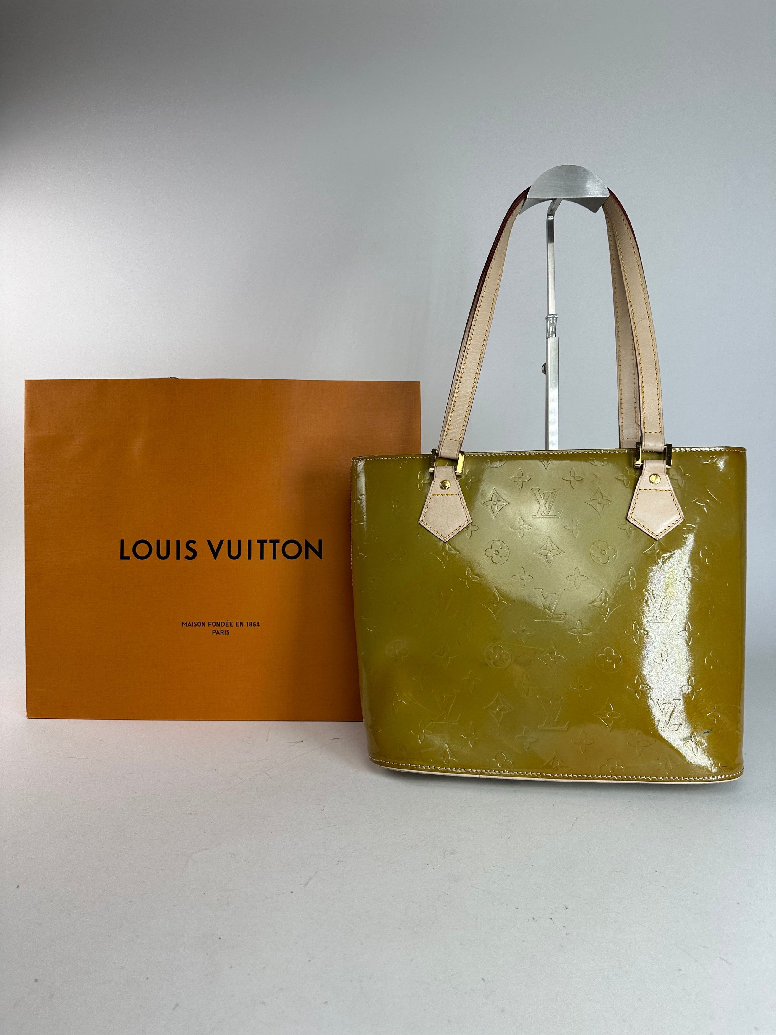 Louis Vuitton Vintage Vernis Leather Handbag Green Size ONE SIZE - 1 Thumbnail