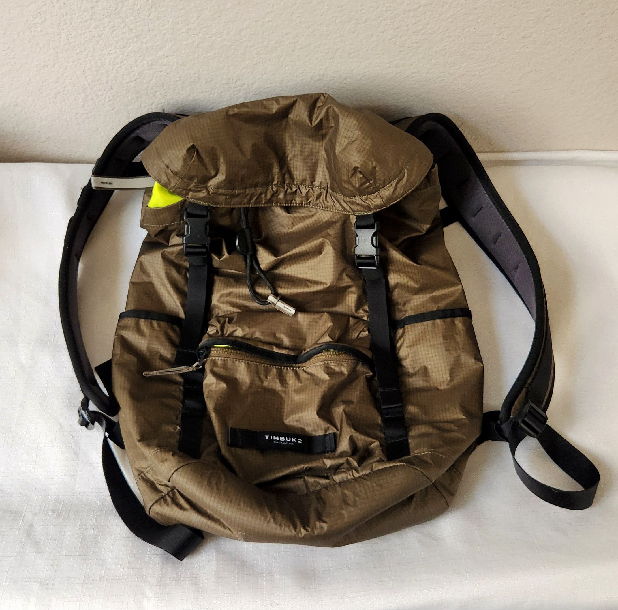 Timbuk2 TIMBUK2 Lug Launch Pack Olive Color w/ line green Lining Size ONE SIZE - 1 Thumbnail