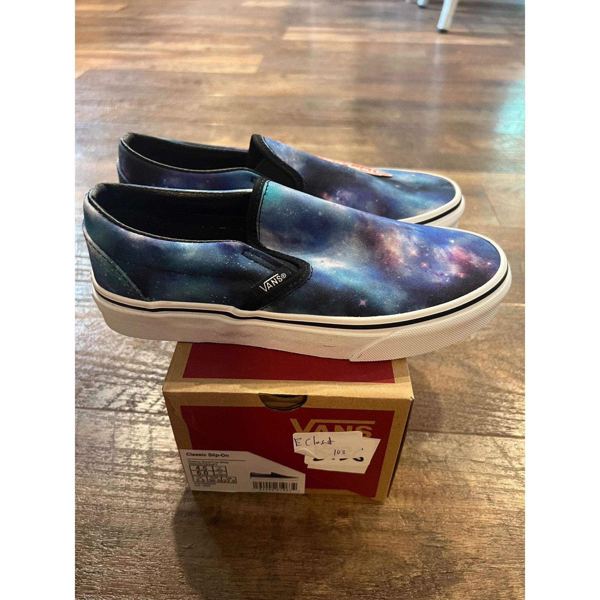 Vans Vans Classic Slip-On Mens 4.5 Women’s 6 Galaxy, Blue Canvas Size US 6 / IT 36 - 1 Thumbnail