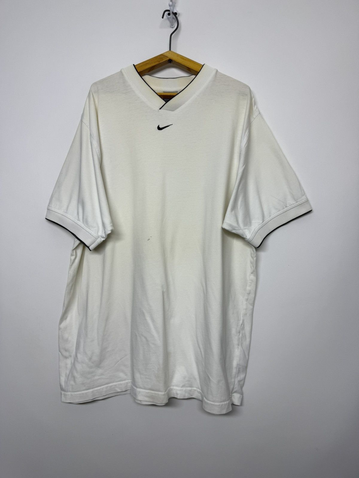 Nike Vintage Y2k Nike swoosh streetwear center logo tee Size US XL / EU 56 / 4 - 4 Thumbnail