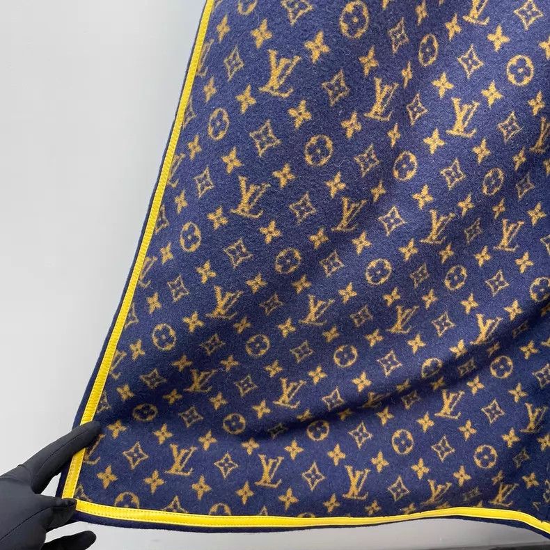 Louis Vuitton Louis Vuitton Navy blue long coat with presbyopia printed Size S / US 4 / IT 40 - 3 Thumbnail