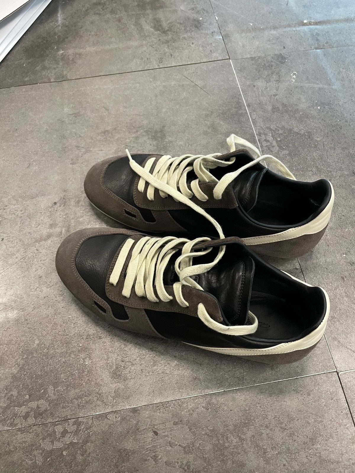 Rick Owens Rick Owens AW25 Minimal Low-Top Sneaker Size US 7 / EU 40 - 7 Thumbnail