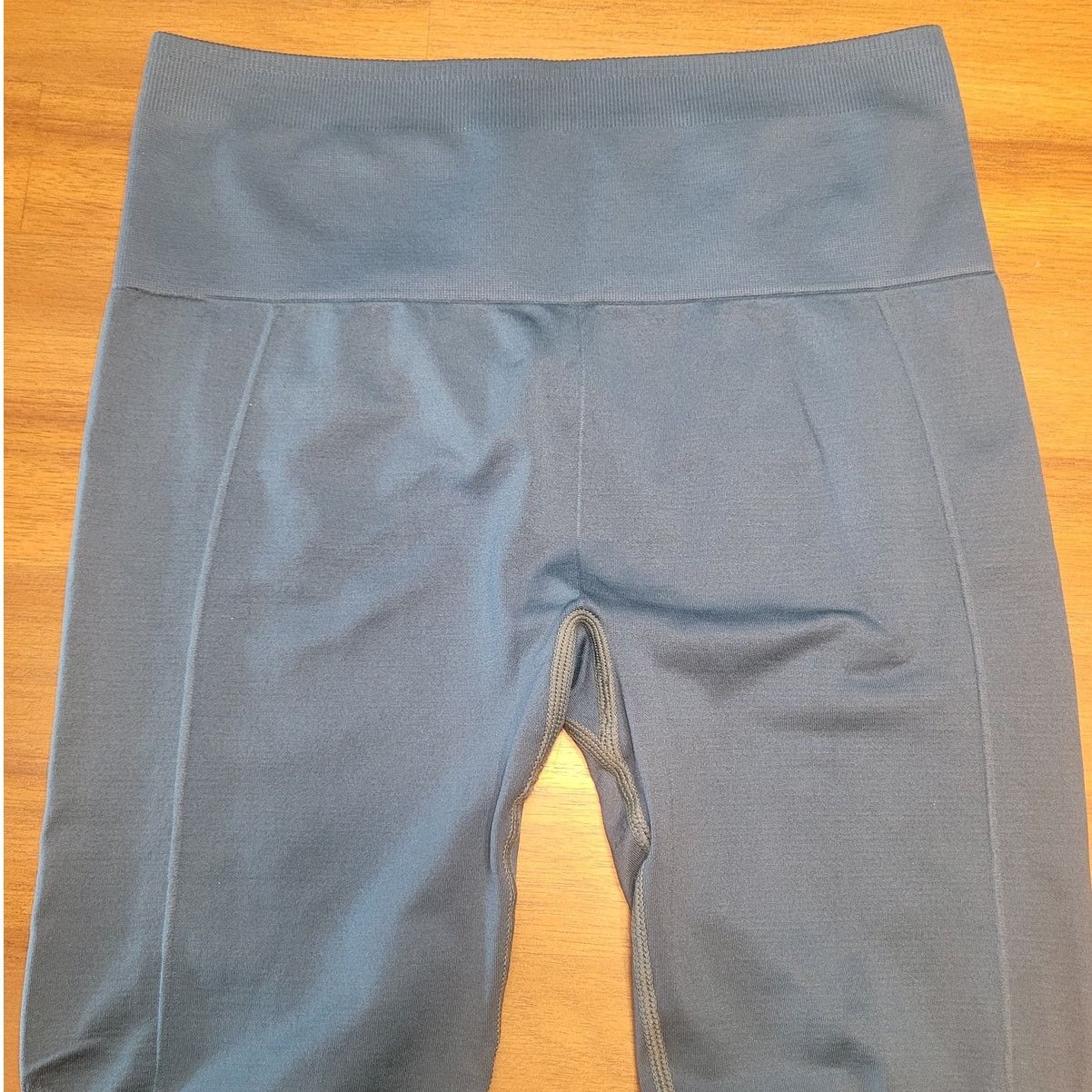 Fabletics Fabletics Seamless Sync 7/8 Leggings Green S EUC Size 24" / US 00 / IT 34 - 4 Thumbnail