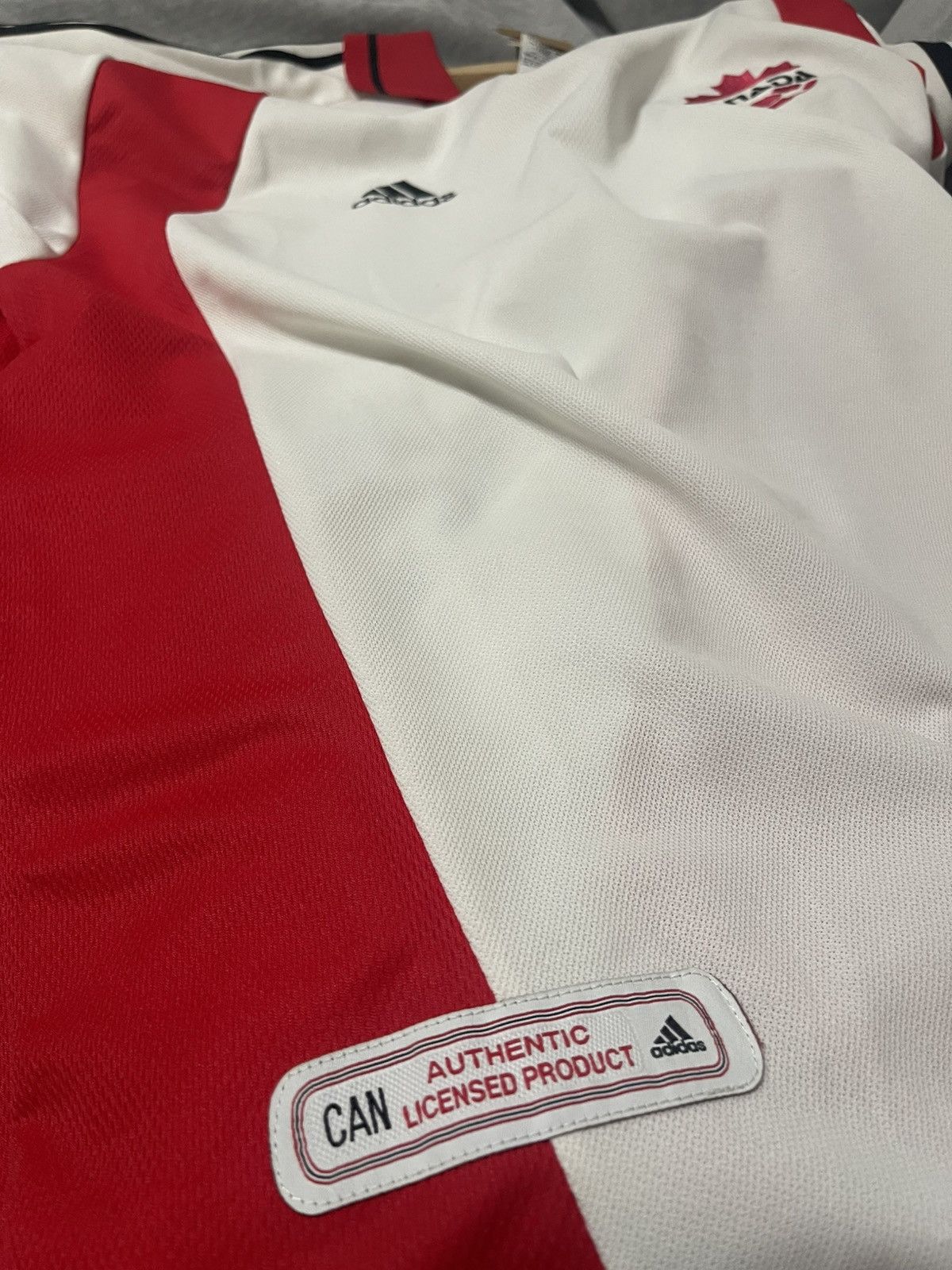 Adidas 1998-2000 CANADA AWAY JERSEY L Size US L / EU 52-54 / 3 - 12 Thumbnail
