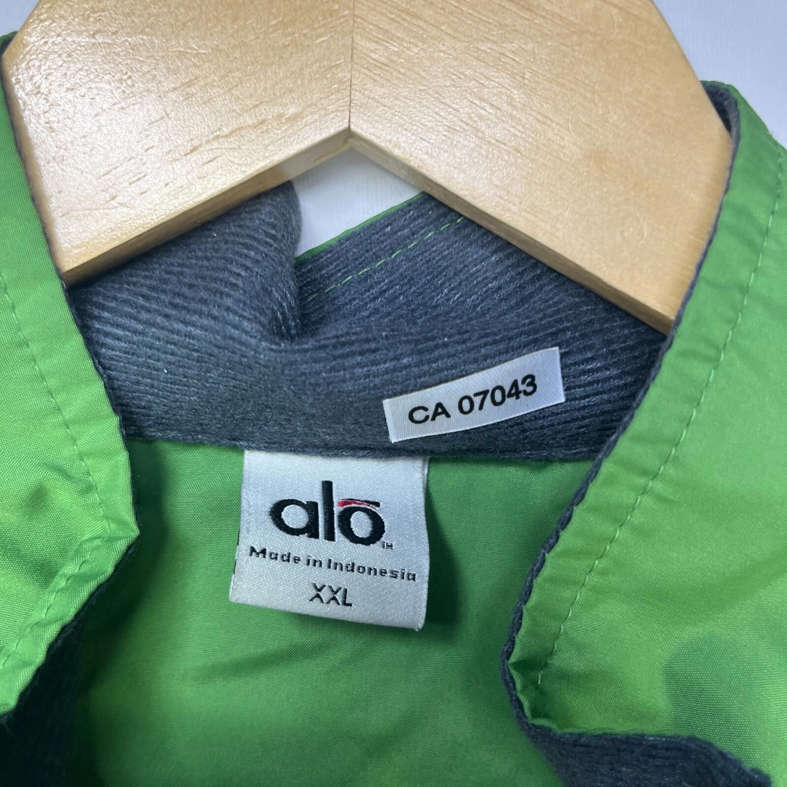 Alo Vintage Alo Yoga Zip-Up Windbreaker Jacket Women’s 2XL Size XXL / US 16-18 / IT 52-54 - 5 Thumbnail