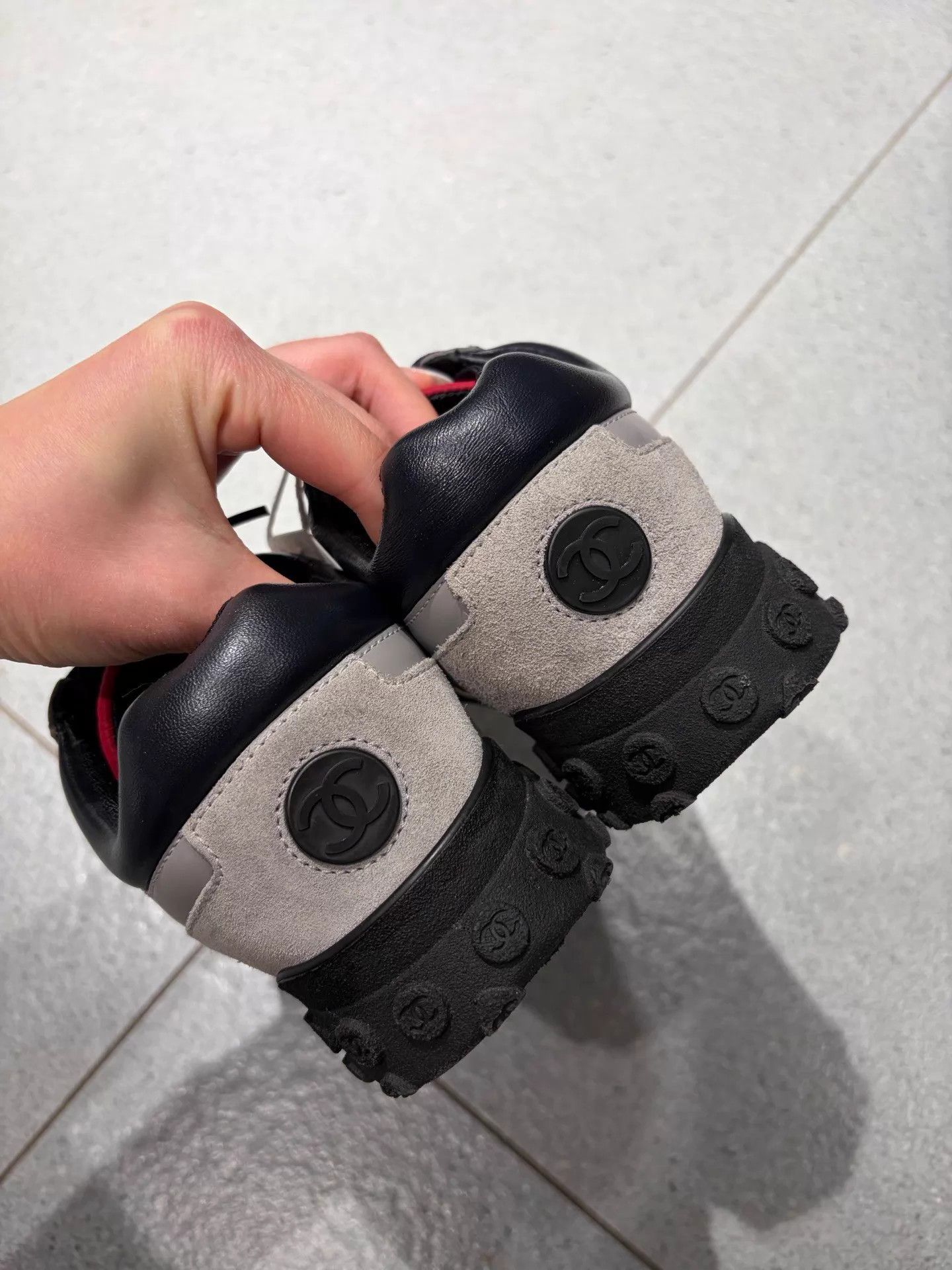 Chanel Chanel red navy colorblock logo sneakers 99 new 36 Size US 5.5 / IT 35.5 - 4 Thumbnail