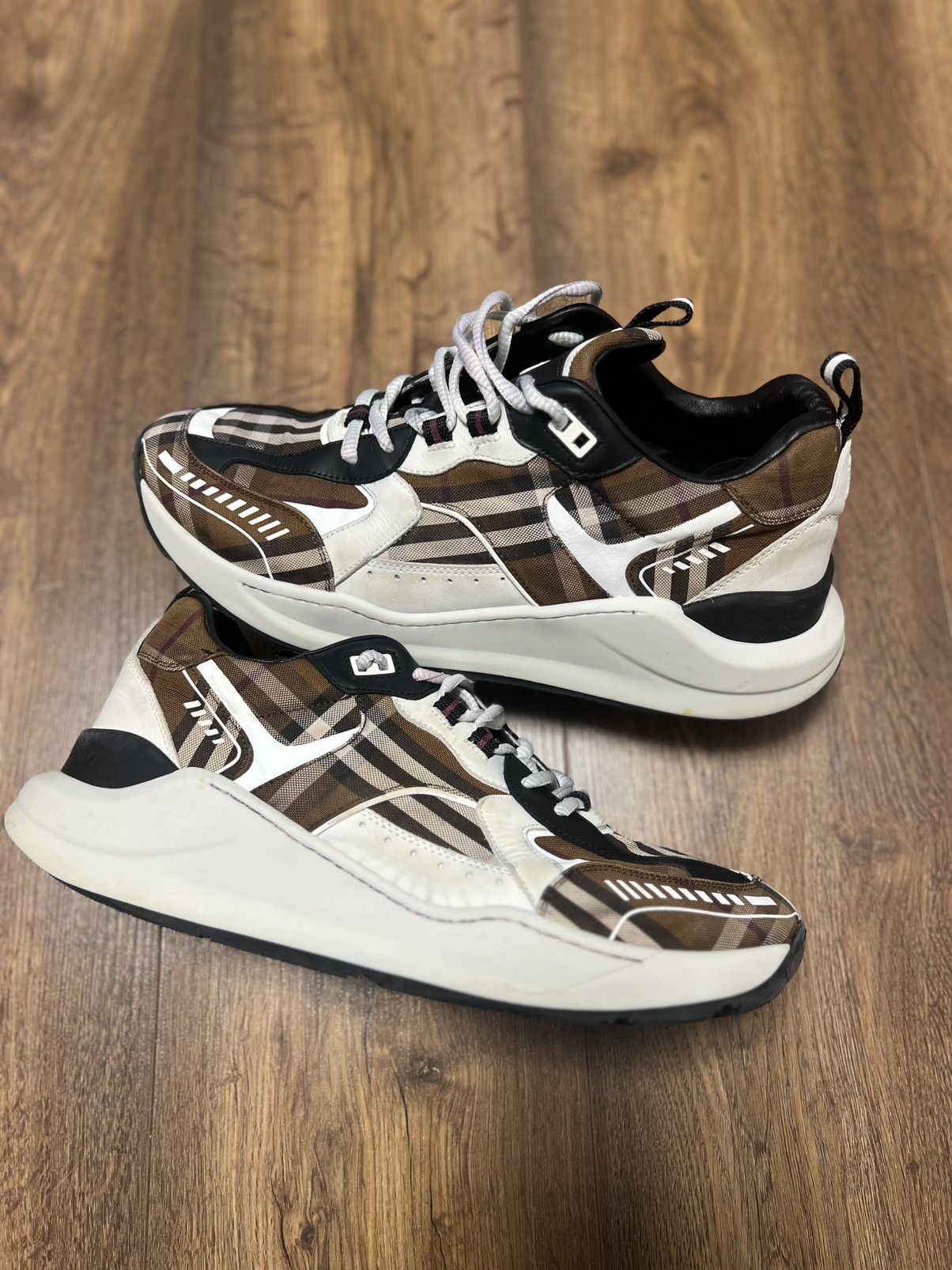 Burberry Burberry Brown Vintage Check Sneakers Size US 12 / EU 45 - 2 Thumbnail