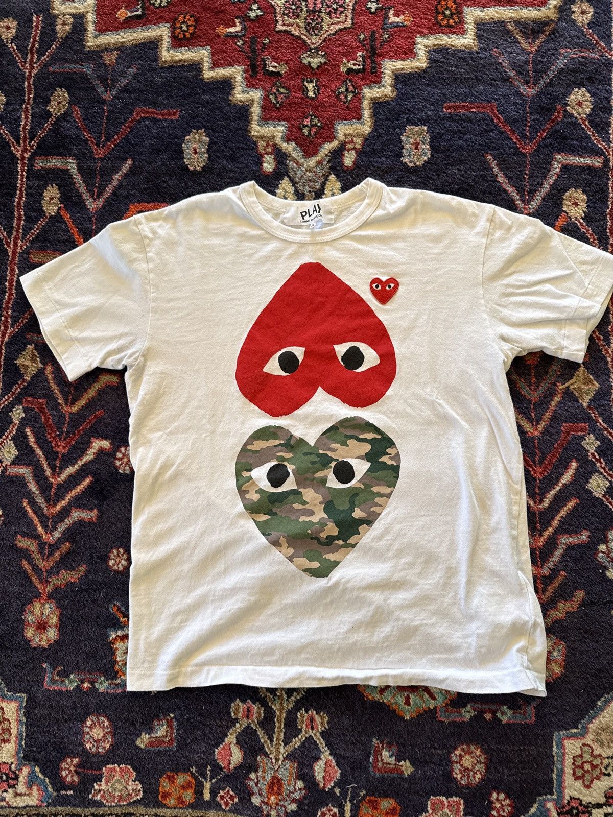 Comme des Garcons PLAY Iconic hearts red and camo with patch Size US L / EU 52-54 / 3 - 1 Thumbnail