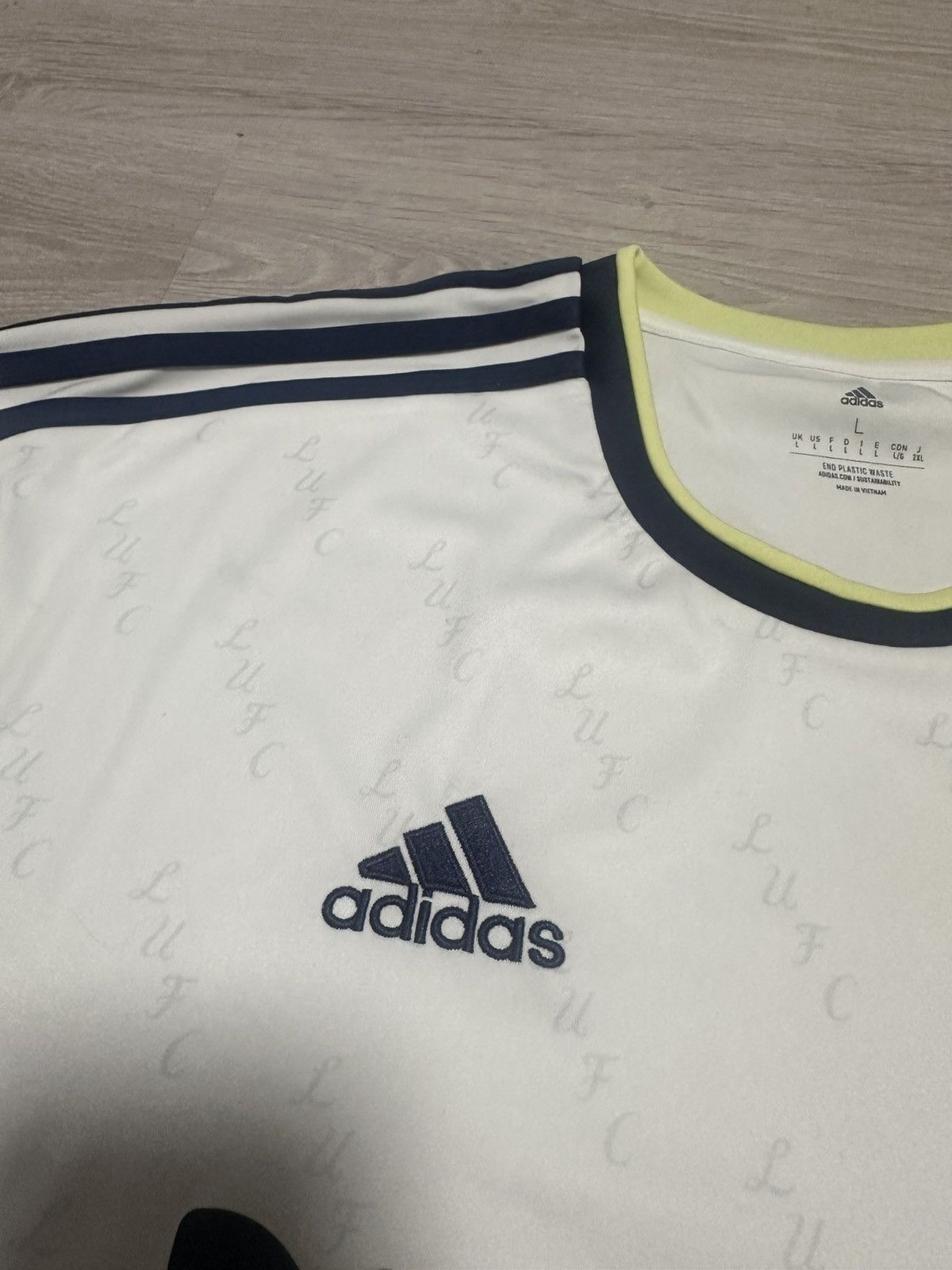 Adidas Leeds United 2022/2023 Adidas Football Shirt Soccer Jersey Size US L / EU 52-54 / 3 - 4 Thumbnail