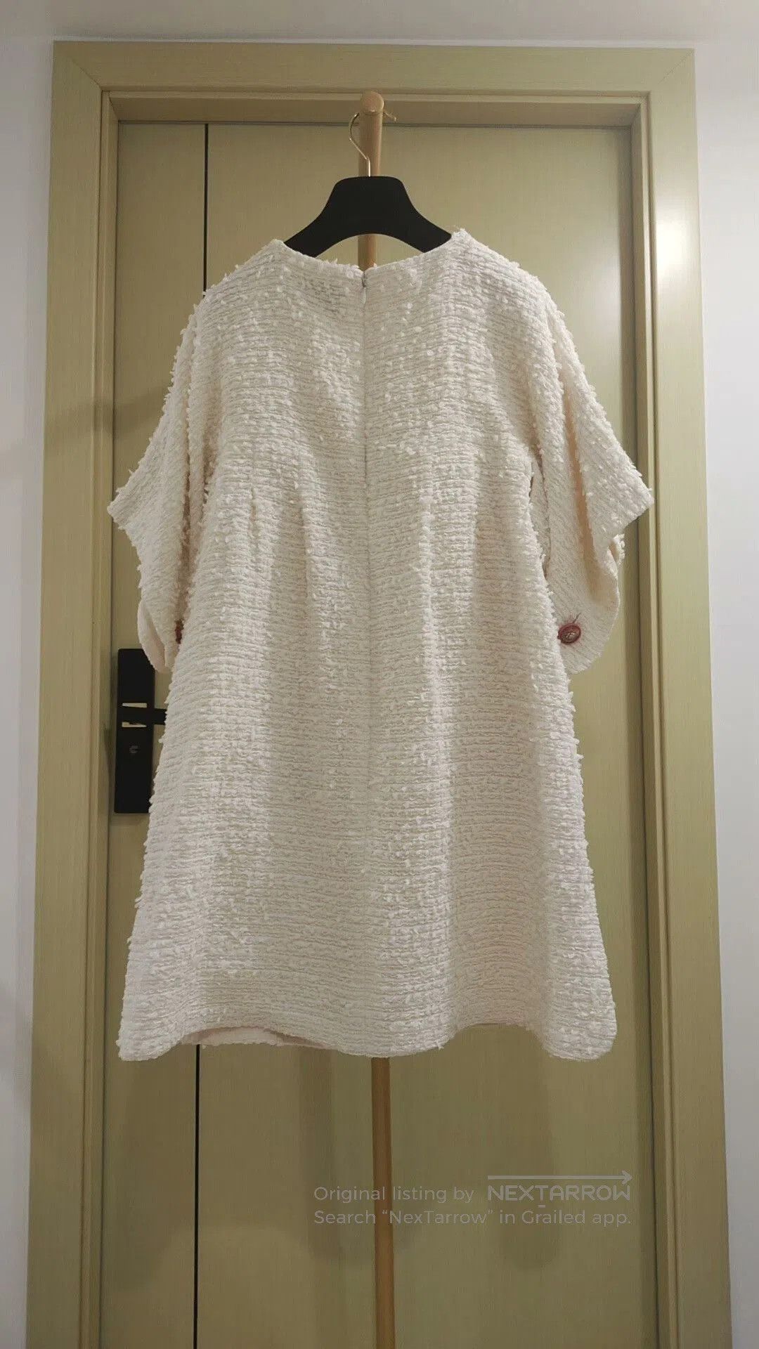 Chanel Chanel White Tweed Dress with Red Buttons. Size S / US 4 / IT 40 - 2 Thumbnail