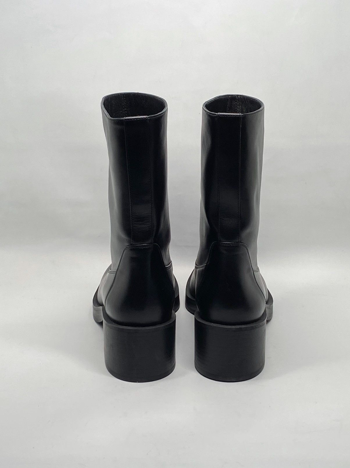 Stuart Weitzman Stuart Weitzman Calfskin Ankle Boots size 9 Size US 9 / IT 39 - 8 Thumbnail