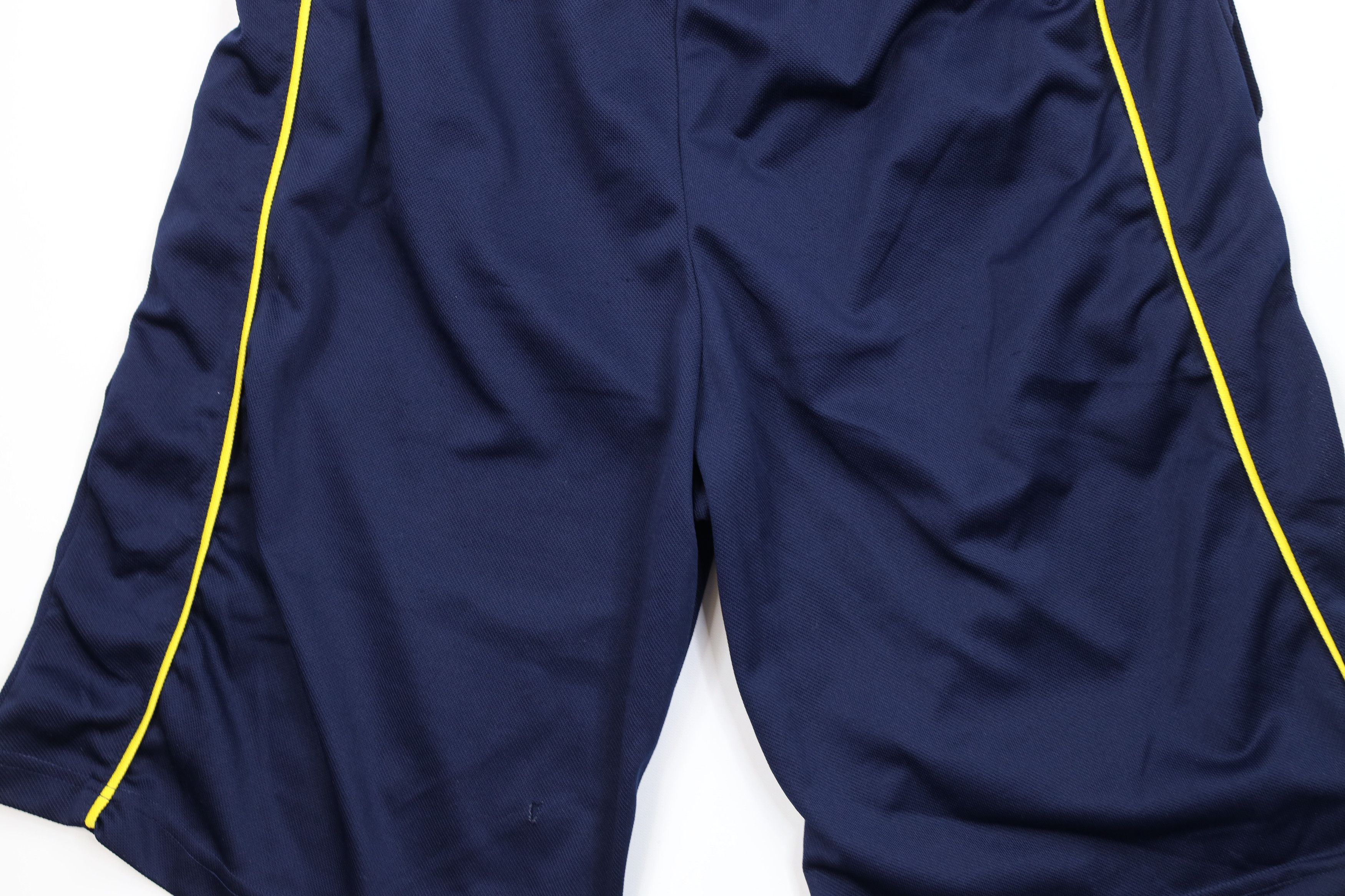 Vintage Vintage 90s Spell Out University of Michigan Gym Shorts Blue Size US 36 / EU 52 - 11 Thumbnail