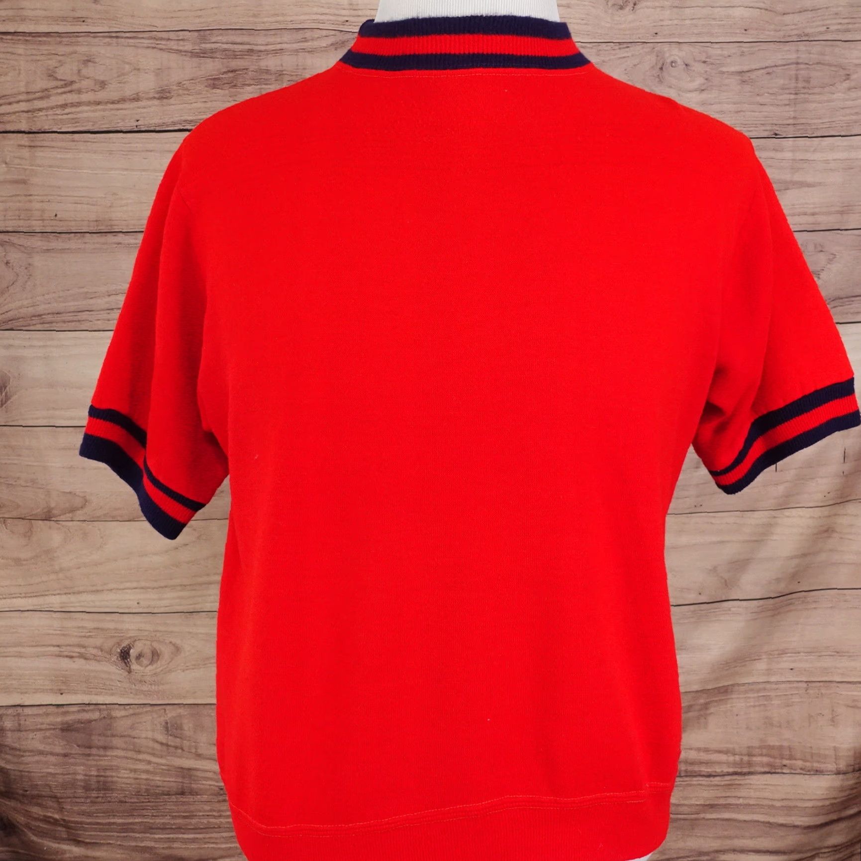 Vintage VINTAGE RED 2-TONE SHORT SLEEVE SWEATSHIRT L 60s 70s Mens Size US L / EU 52-54 / 3 - 2 Thumbnail