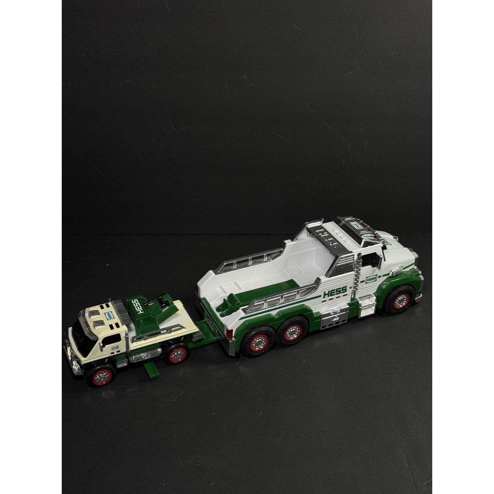 Other 2019 Hess Tow Truck and Rescue Team Vehicle Toy Size ONE SIZE - 3 Thumbnail