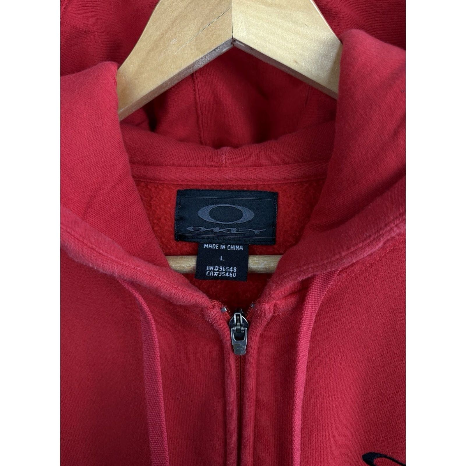 Oakley VINTAGE Oakley Hoodie Outdoor Men Red L Full Zip 90s Y2K Rare Retro Size US L / EU 52-54 / 3 - 6 Thumbnail