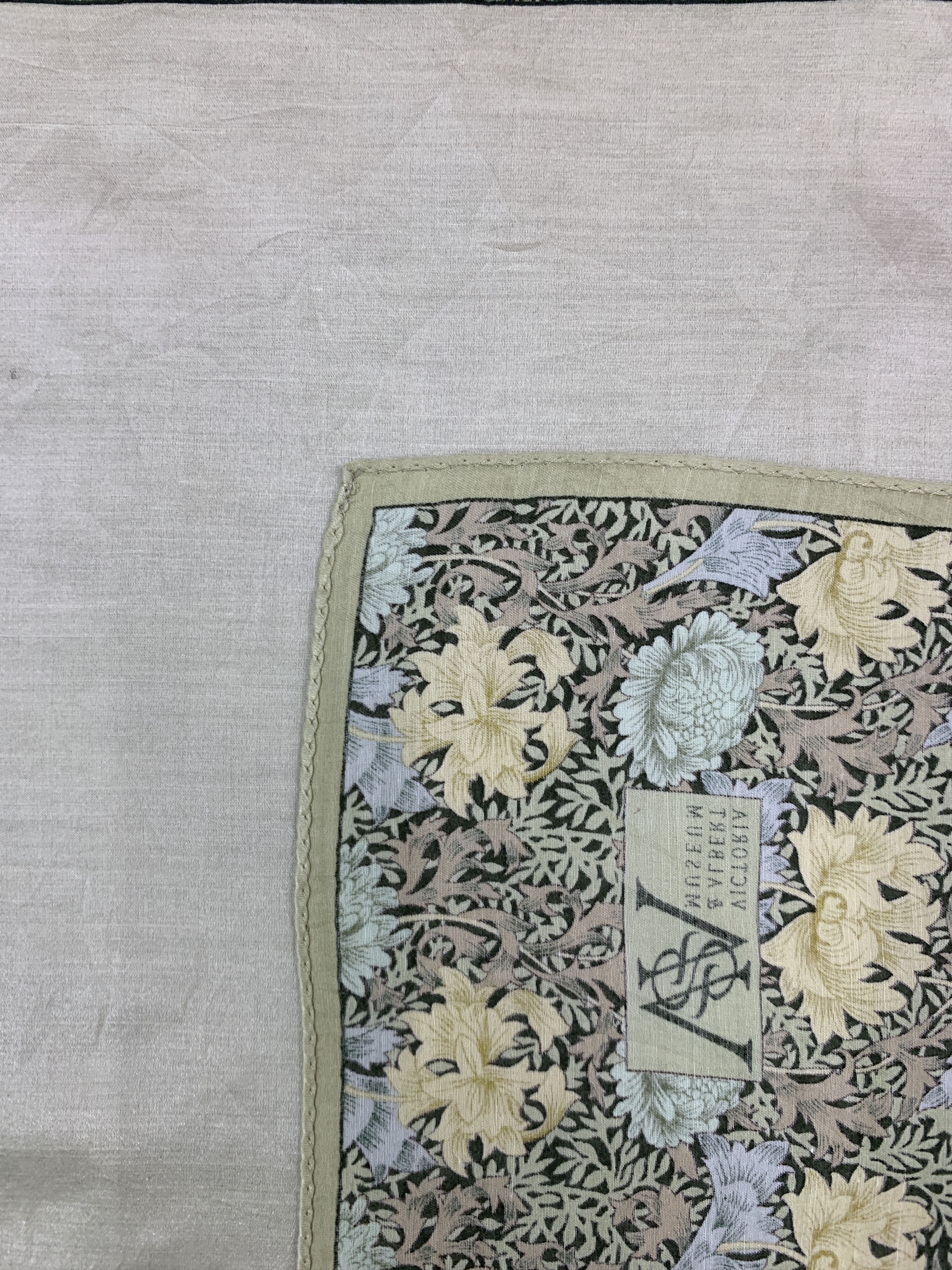 Japanese Brand × Vintage Vintage Victoria & Albert Museum Scarf Neckwear - SCA2136 Size ONE SIZE - 7 Thumbnail