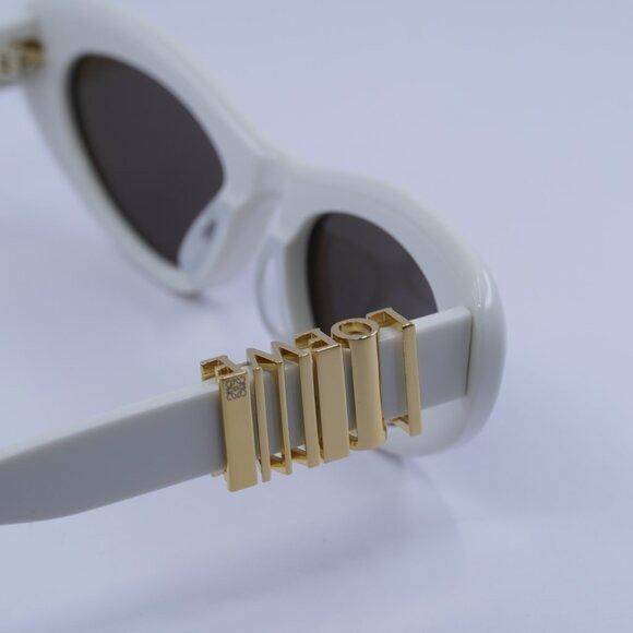 Loewe Loewe LW40156U 25E Sunglasses Ivory Cat Eye Frame, Brown Size ONE SIZE - 5 Thumbnail
