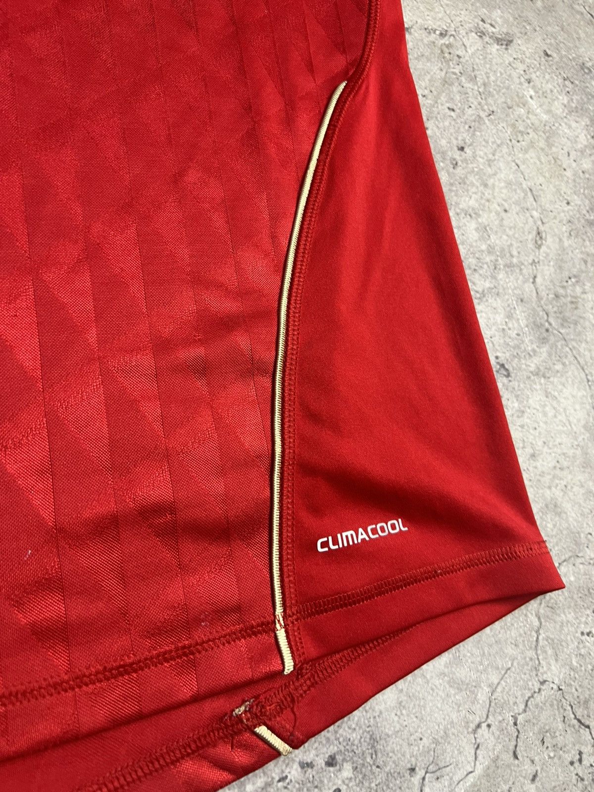 Adidas Mens Vintage Adidas Liverpool FC T-shirt soccer jersey tee Size US L / EU 52-54 / 3 - 11 Thumbnail