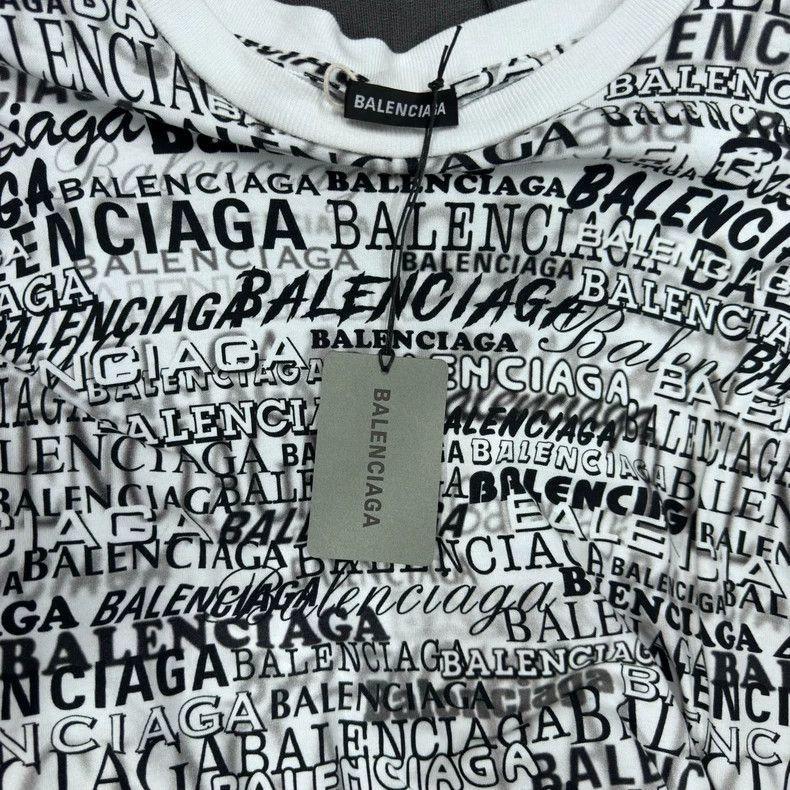 Balenciaga Balenciaga Graffiti Bullet Screen Full Print Sweater Long Size US XS / EU 42 / 0 - 9 Thumbnail