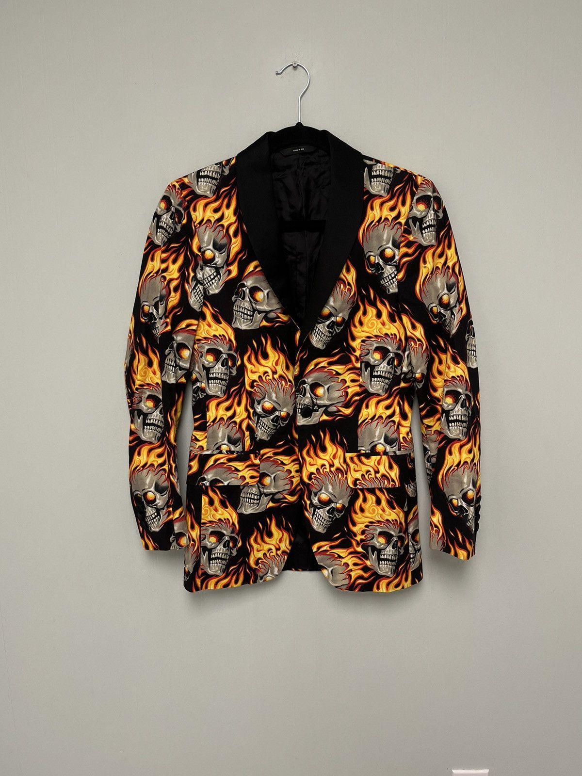 Skulls on fire jacket. Medium