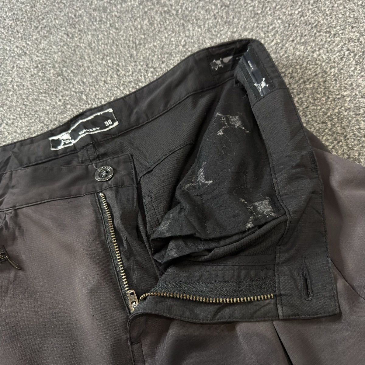 Vintage Oakley Skull Techwear Charcoal Grey Gorpcore Archive