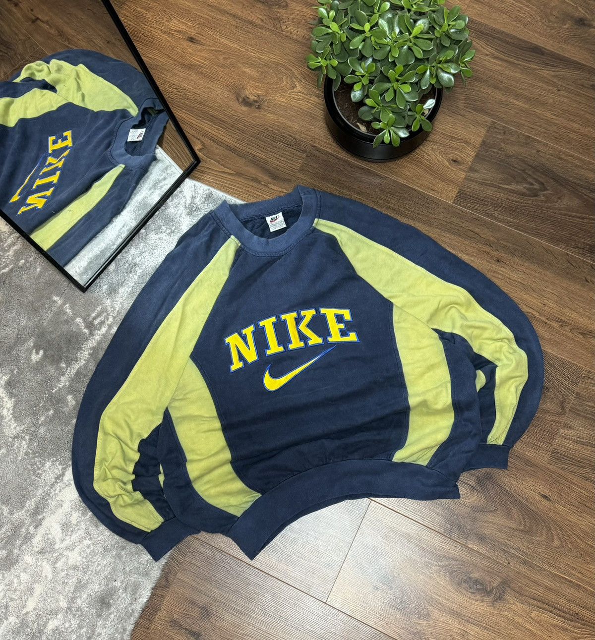 90s Nike Vintage Big Logo Center Swoosh Oversize Sweatshirt