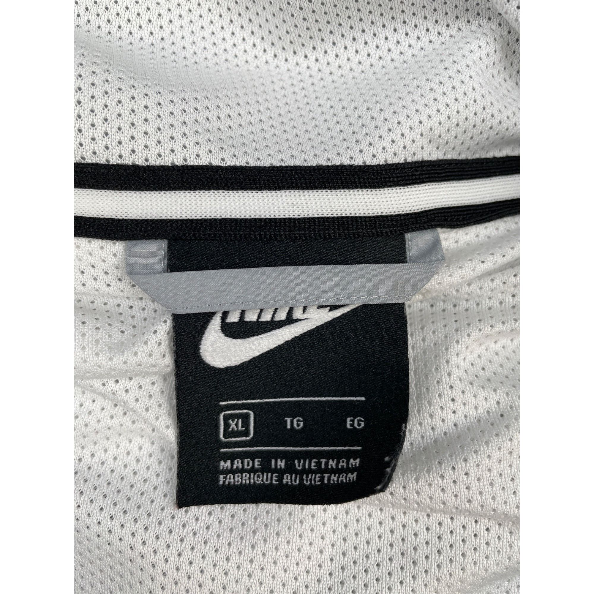 Nike Nike Men's Gray & White Jacket/Windbreaker Zipper Up Size XL Size US XL / EU 56 / 4 - 7 Thumbnail
