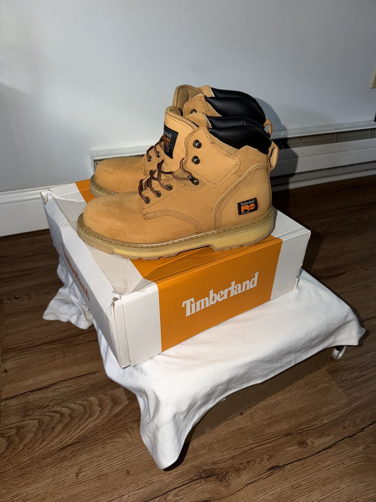 Timberland Timberland Men's Wheat Leather Boots Size US 11.5 / EU 44-45 - 1 Thumbnail
