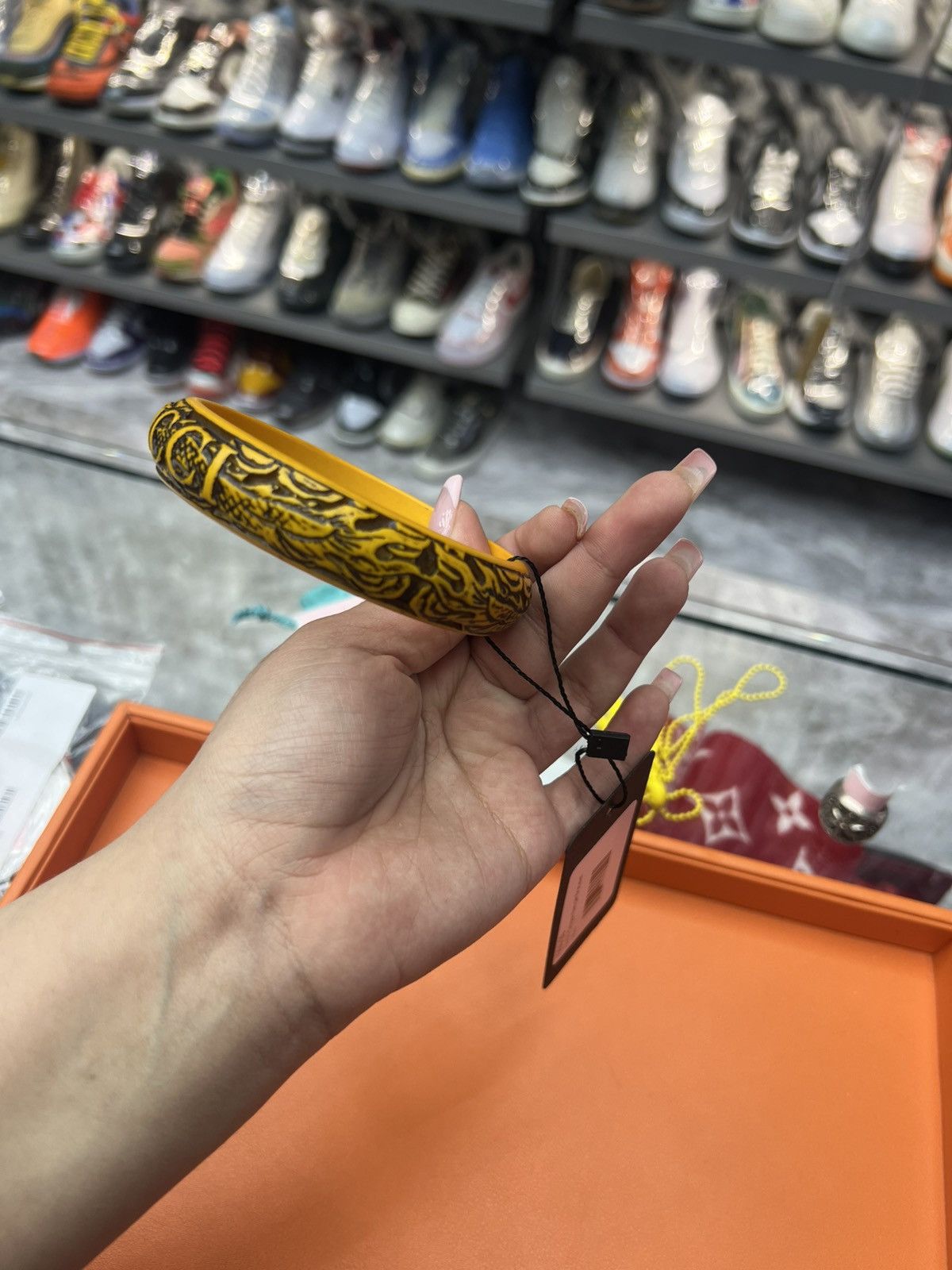 Gucci Gucci Chinese Dragon Carved Bangle Bracelet Size ONE SIZE - 4 Thumbnail