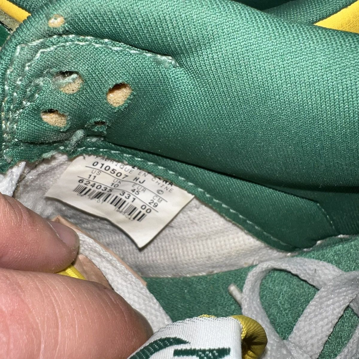 Nike 624035-331 Nike Dunk Low BRAZIL 2001 size 11m 12.5w Size US 11 / EU 44 - 4 Thumbnail