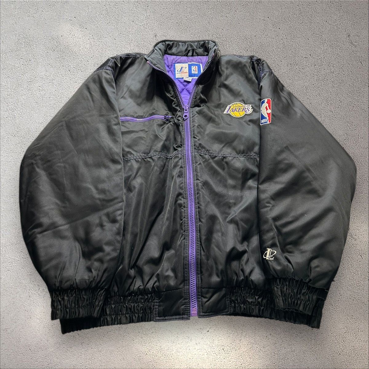 Logo Athletic Vtg logo athletic la lakers puffer coat men’s 2XL 90’s Size US XXL / EU 58 / 5 - 1 Thumbnail