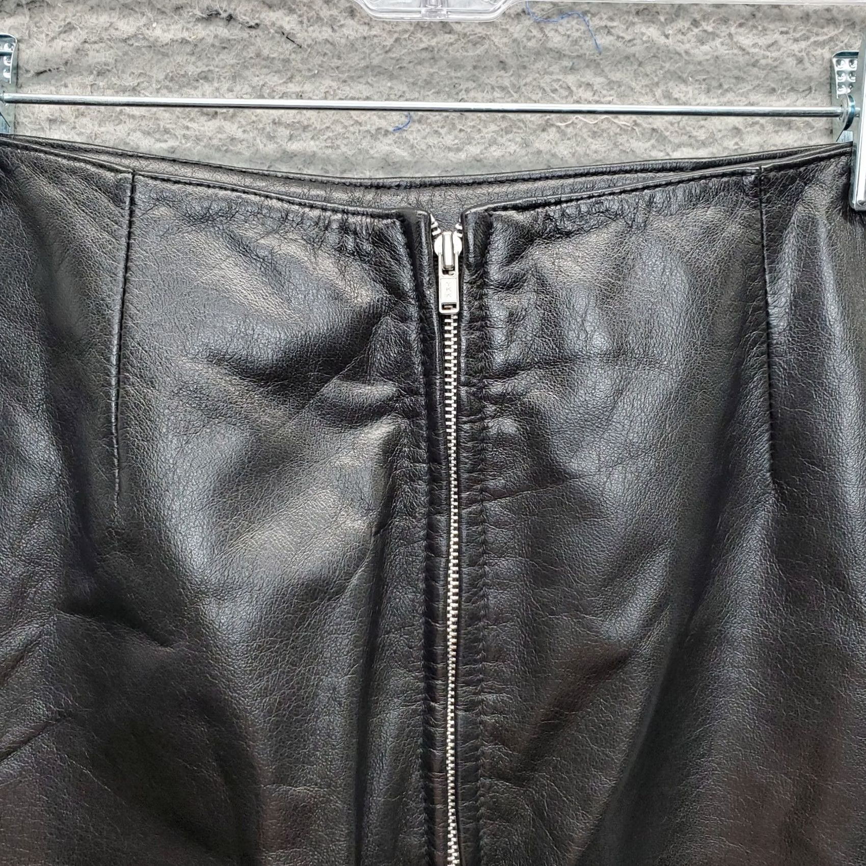 Vintage Maxima Womens Pencil Skirt 4 Black Leather Zipper Back Vent 90s Y2K Vintage? Size 27" / US 4 / IT 40 - 5 Thumbnail