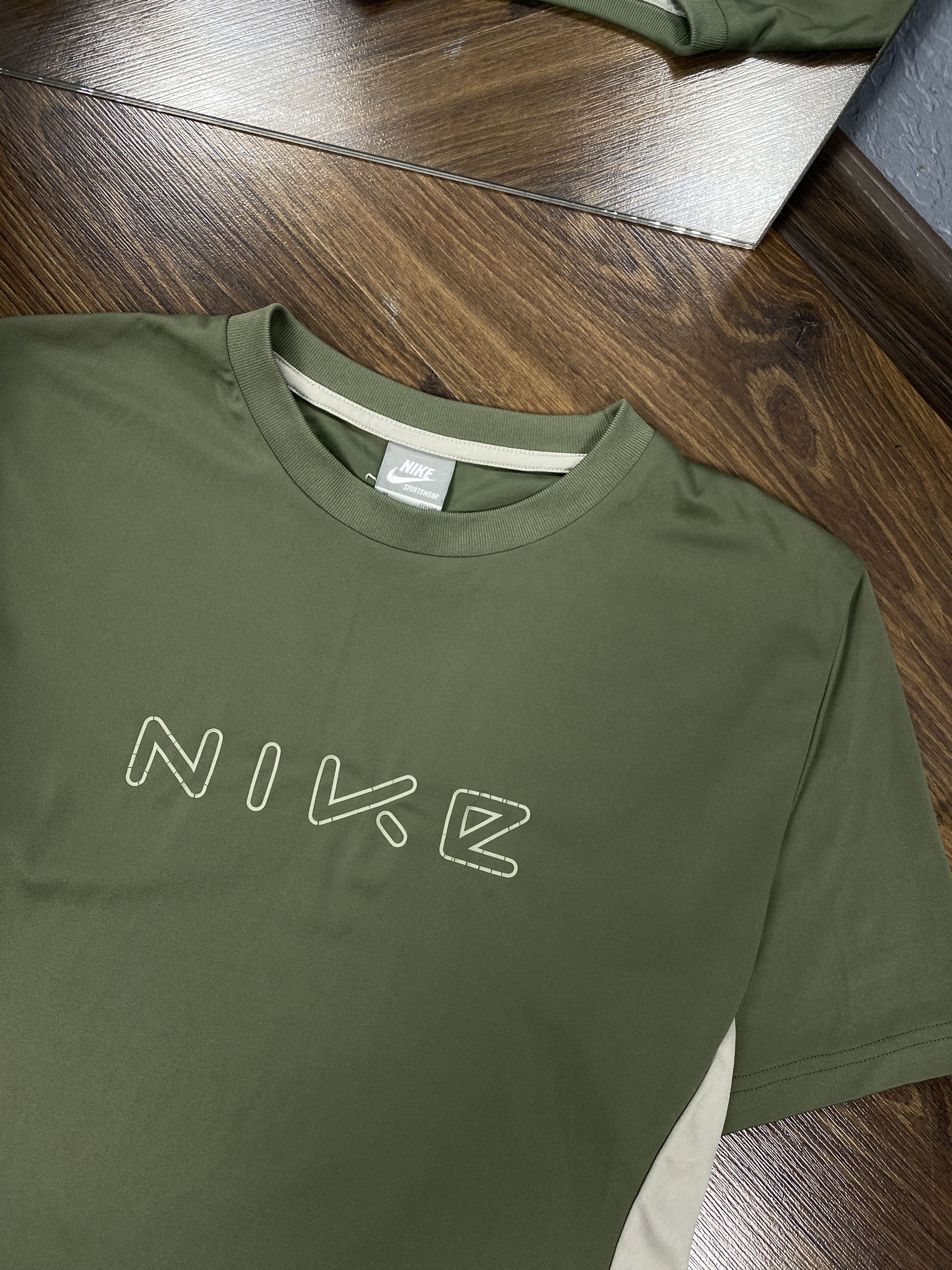 Nike Nike vintage mens big logo t-shirt y2k Size US M / EU 48-50 / 2 - 2 Thumbnail